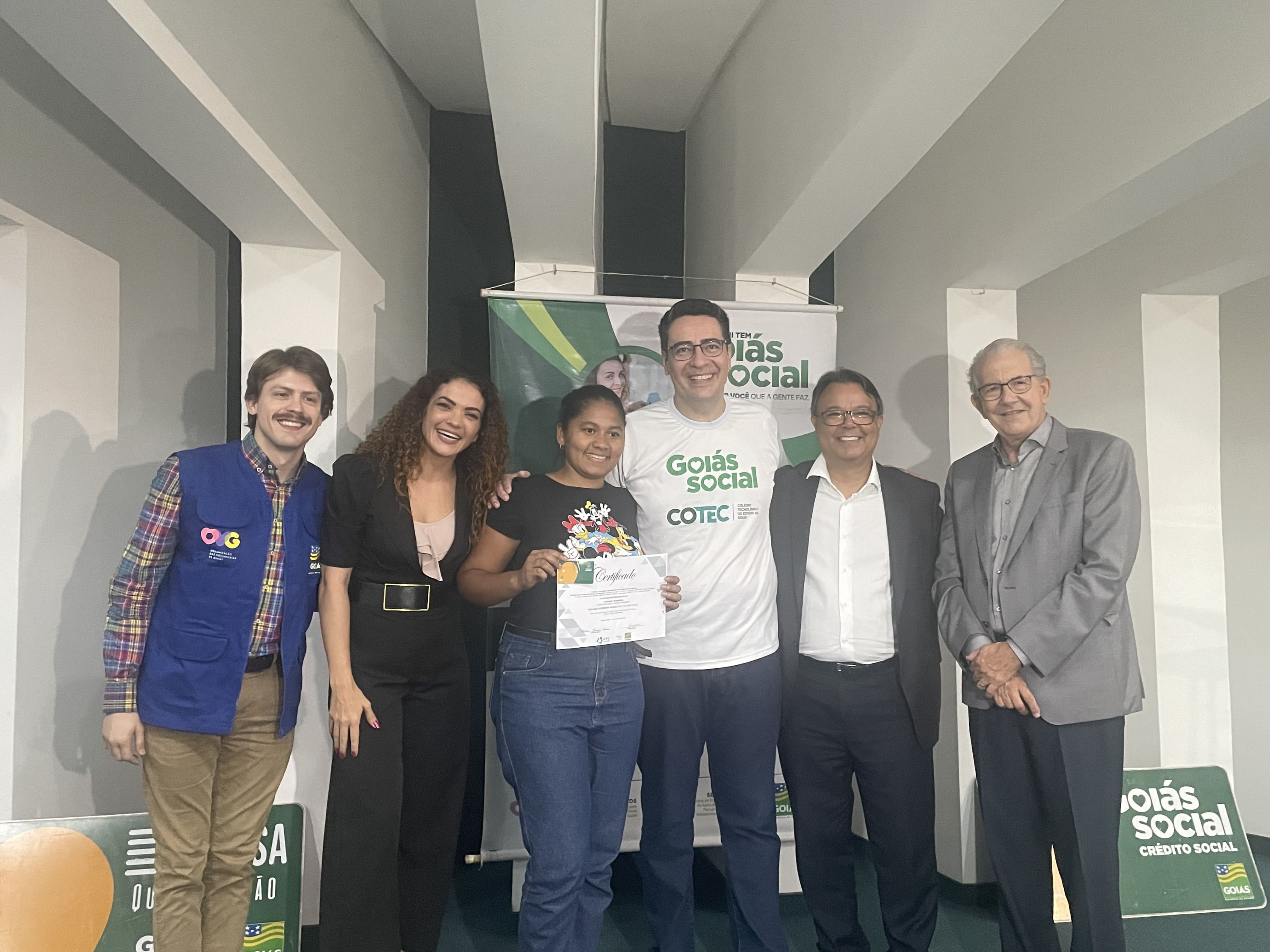 Governo entrega certificados para mais de  308 alunos do Colégio Tecnológico Sebastião Siqueira, em Goiânia 